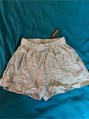 PrettyLittleThing petite pinstripe Shorts